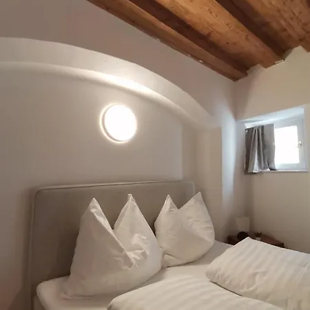 Center Golden Roof 5 아파트